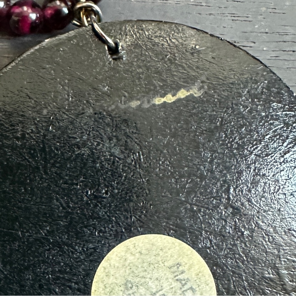 Vintage hand painted Russian lacquer round brooch pendant necklace, signed, 2” - Picture 8 of 8
